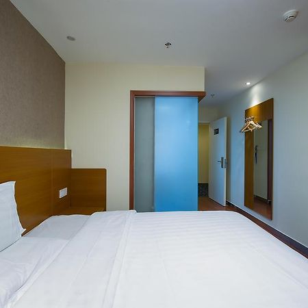 7Days Inn Premium Beijing Chaoyangmen Pequim Exterior foto